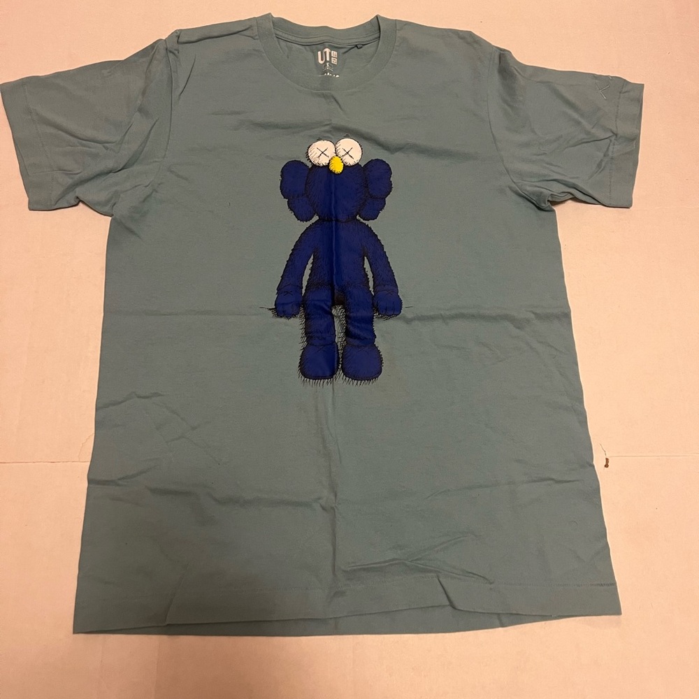 KAWS T-shirt men size S